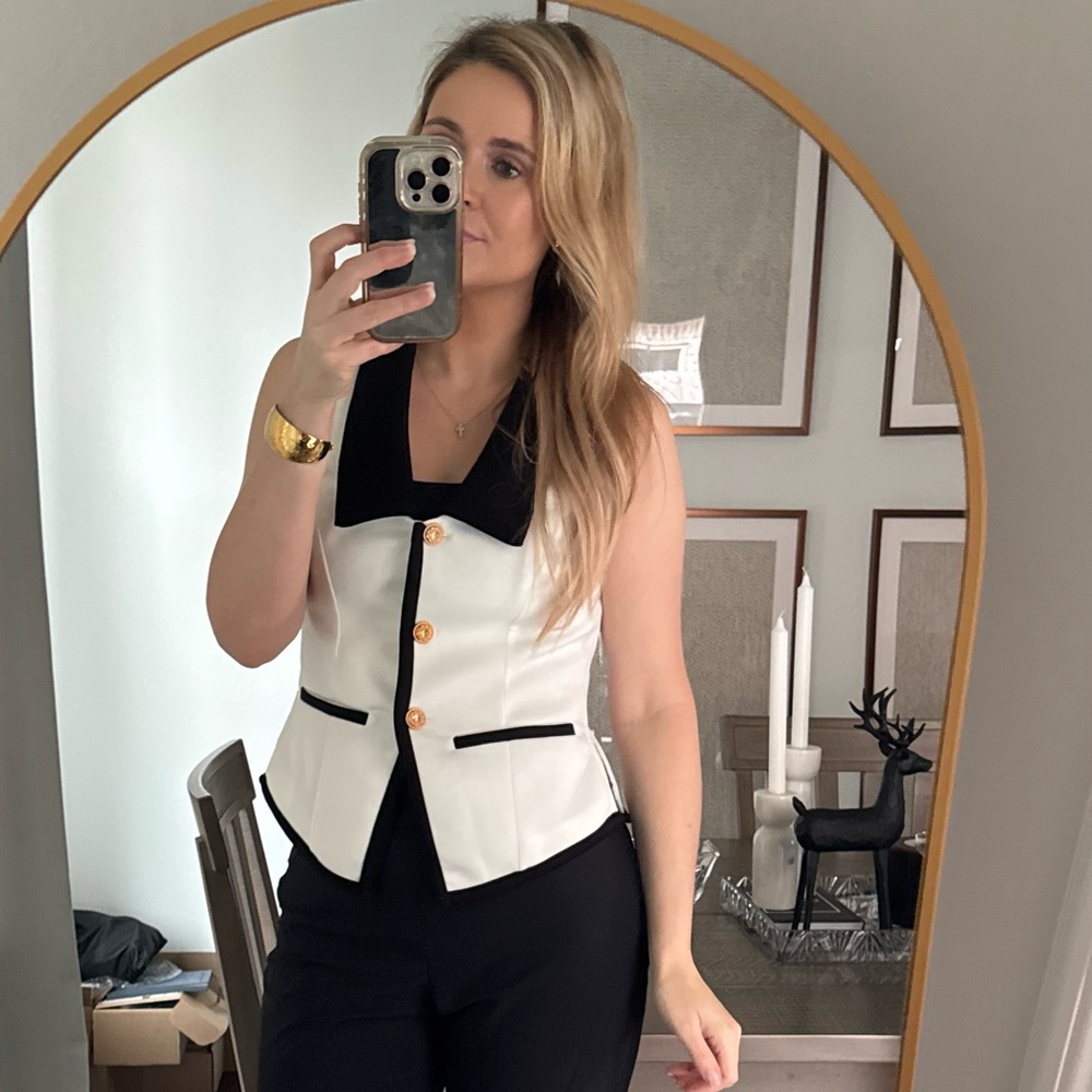 Elegant Black and White Women's Collar Vest Sleeveless Work Top - Picture 3 of 12